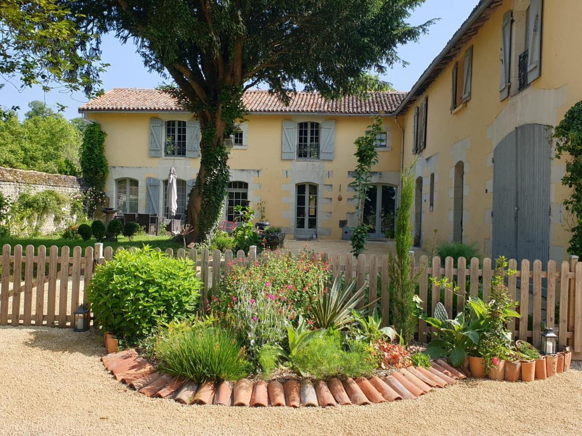 Domaine De Bourgville Monts-sur-Guesnes ภายนอก รูปภาพ