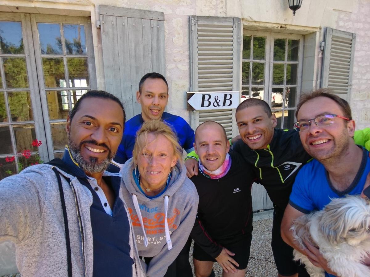 Domaine De Bourgville Monts-sur-Guesnes ภายนอก รูปภาพ